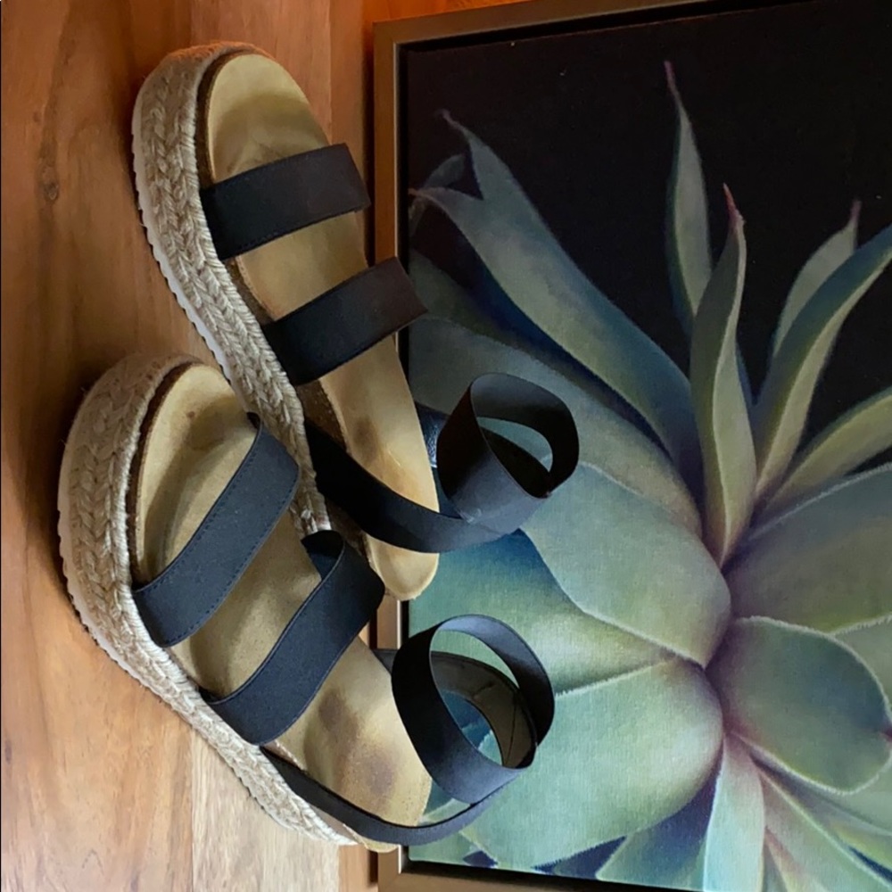 Steve Madden Kimmie Wedge size 9.5